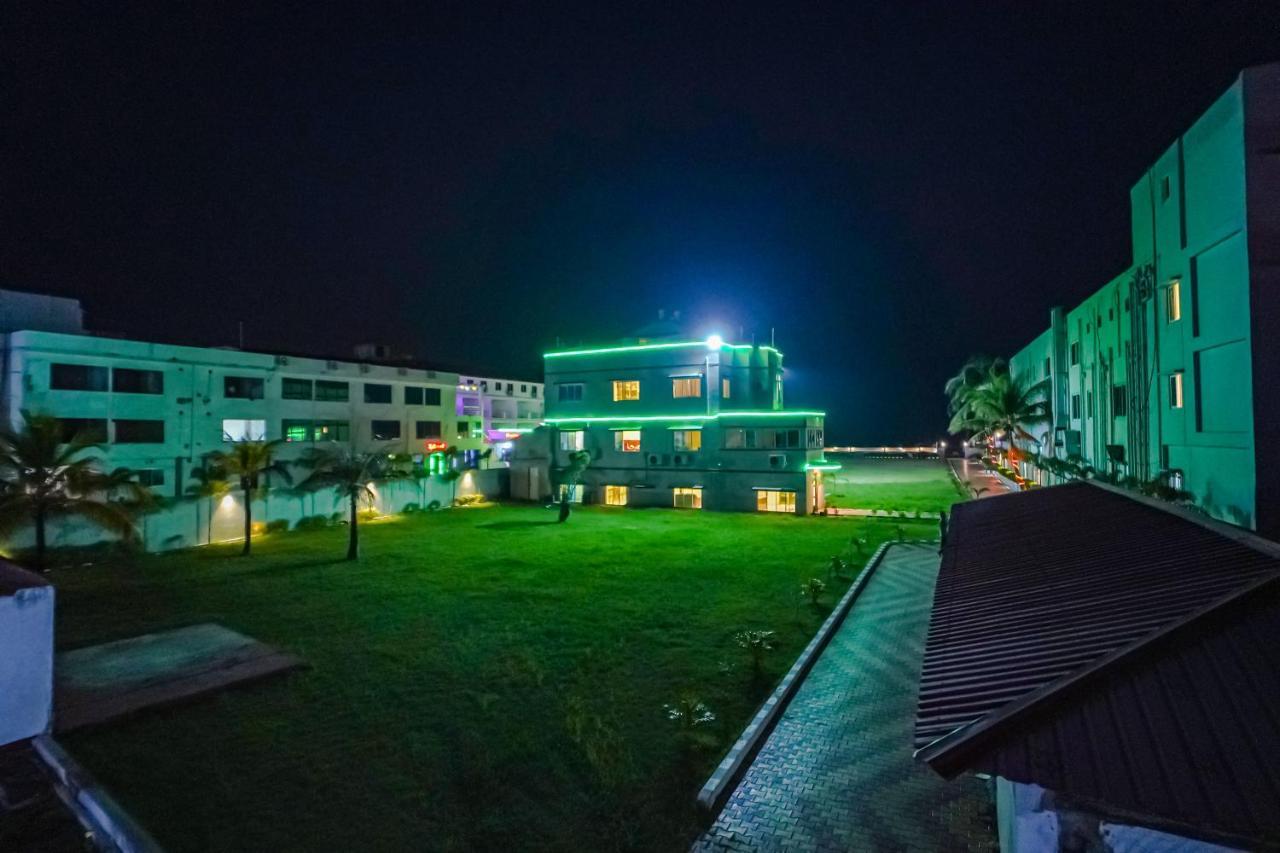 Silver Sand Eco Resort !! Beachfront !! With Biggest Pool And Huge Open Area !! Ideal For Weddings !! Couple Friendly !! Mandarmani Esterno foto