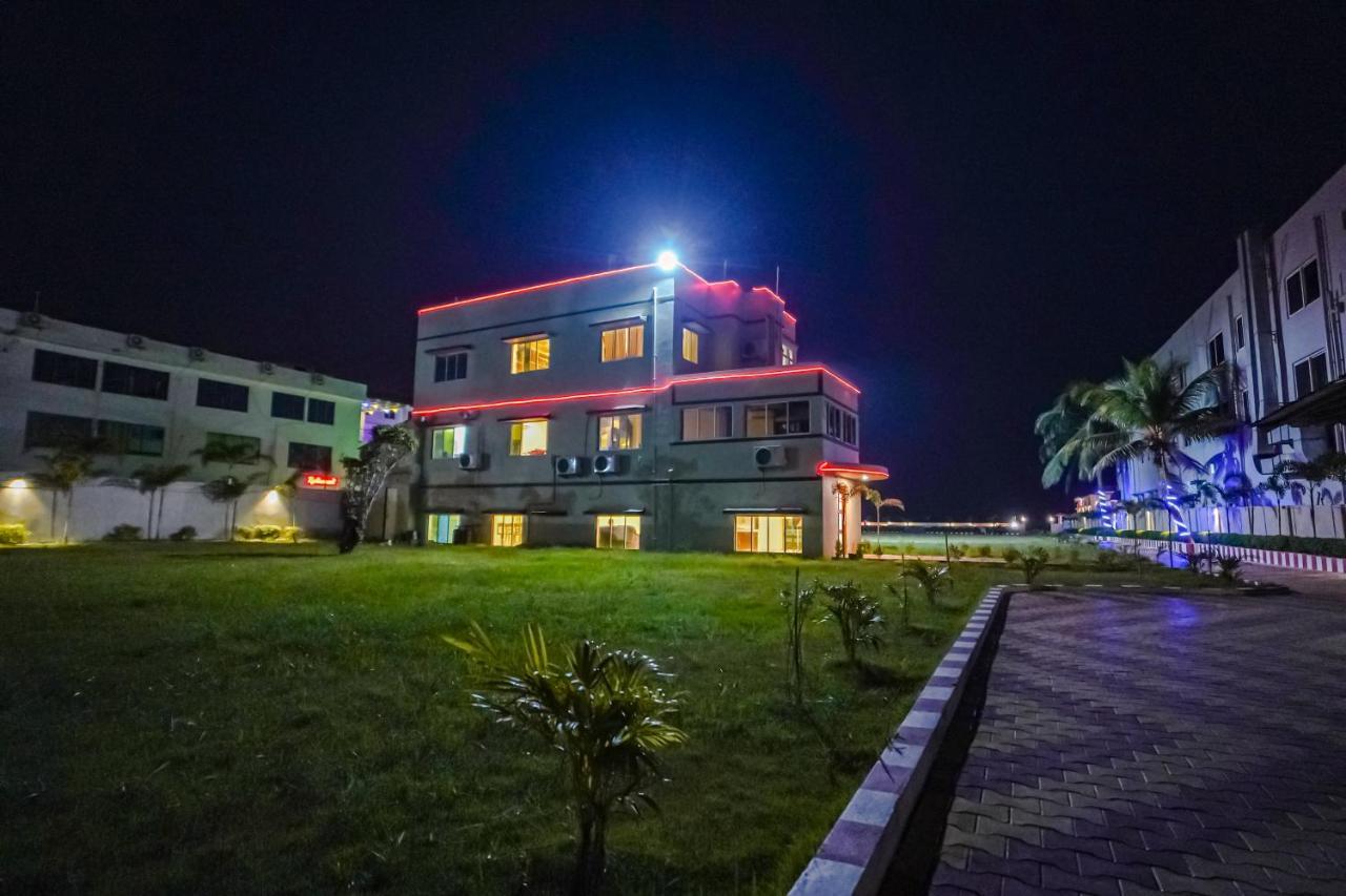 Silver Sand Eco Resort !! Beachfront !! With Biggest Pool And Huge Open Area !! Ideal For Weddings !! Couple Friendly !! Mandarmani Esterno foto